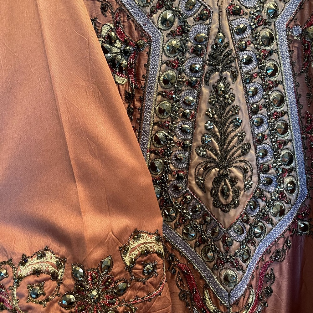 MIDDLE EASTERN THOUB - Picture 4 of 6